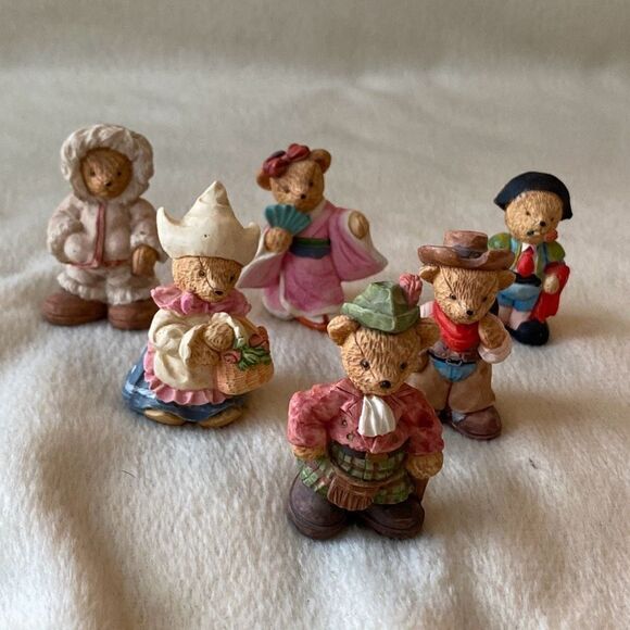 J.C. 1994 Bear Figurines - Picture 7 of 8